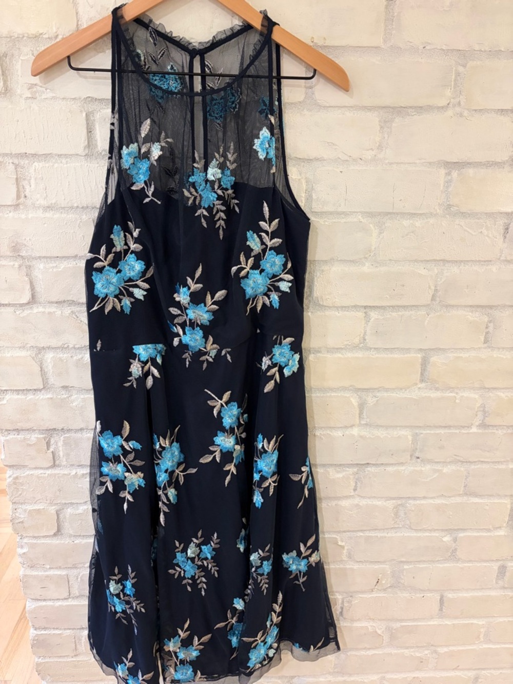 Vince Camuto Navy Floral Embroidered Midi Dress
(B2) - Picture 2 of 4